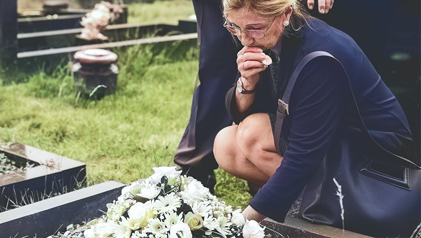 Visita ai cari defunti in cimitero